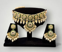 Green Elegance Pearl Choker Set